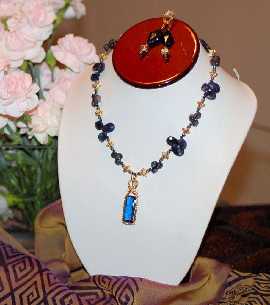 Creative Magick Necklace and Earrings Set